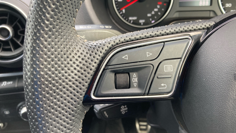 Audi Q2 35 TFSI Black Edition 5dr Petrol Estate